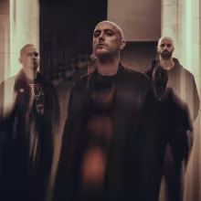 https://cdn-images.dzcdn.net/images/artist/e4b0782988f86451bec395338e5e23dd/1000x1000-000000-80-0-0.jpg