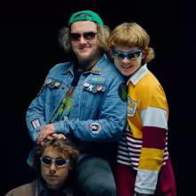 https://cdn-images.dzcdn.net/images/artist/f278fb49210a3df1a1c94622b19e8120/1000x1000-000000-80-0-0.jpg