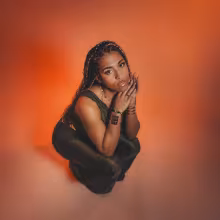 https://cdn-images.dzcdn.net/images/artist/d71cc716aa8b6e35626c6b46f0aaa1da/1000x1000-000000-80-0-0.jpg