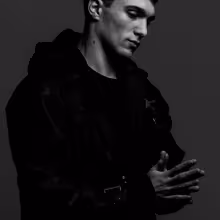 https://cdn-images.dzcdn.net/images/artist/6955c7cacfcb92a4badc9702715ebf67/1000x1000-000000-80-0-0.jpg