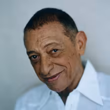 https://cdn-images.dzcdn.net/images/artist/dfbd87df1cc778eb2f55fca6f9006081/1000x1000-000000-80-0-0.jpg