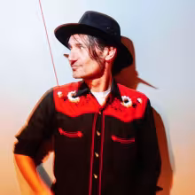 https://cdn-images.dzcdn.net/images/artist/00ad74f4e6dd0eadd28554177112f735/1000x1000-000000-80-0-0.jpg
