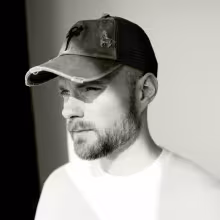 https://cdn-images.dzcdn.net/images/artist/6fb5ee748368305e71e8f86dc5ecb67c/1000x1000-000000-80-0-0.jpg