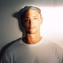 https://cdn-images.dzcdn.net/images/artist/9e95c232c2fcf558672d1c9134202757/1000x1000-000000-80-0-0.jpg