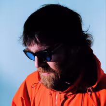 https://cdn-images.dzcdn.net/images/artist/d33bf0feed38f1e658338aefc9bef7ff/1000x1000-000000-80-0-0.jpg