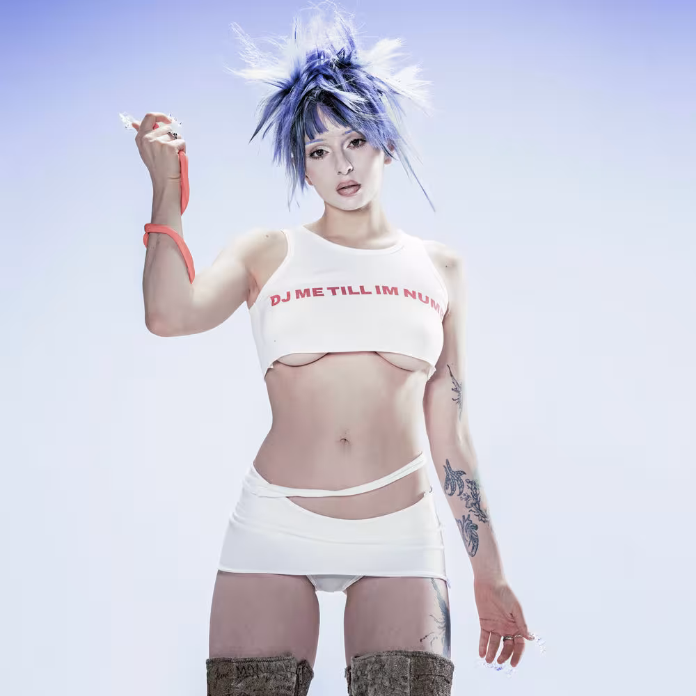 https://cdn-images.dzcdn.net/images/artist/ad8eafa347ff11688a83f25fdffac4ce/1000x1000-000000-80-0-0.jpg