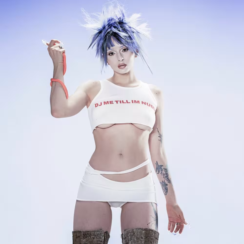 https://cdn-images.dzcdn.net/images/artist/ad8eafa347ff11688a83f25fdffac4ce/1000x1000-000000-80-0-0.jpg
