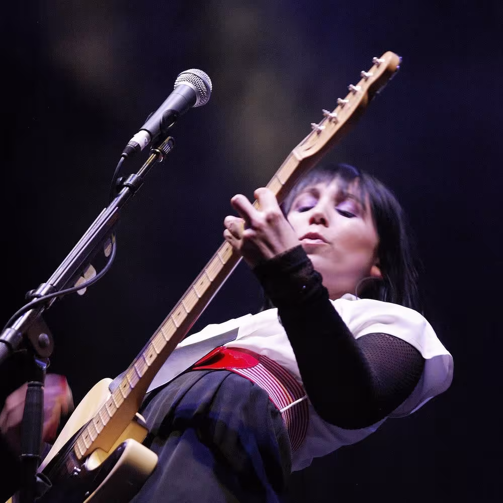 https://cdn-images.dzcdn.net/images/artist/b84a235068bddad9623225c4f8b5f271/1000x1000-000000-80-0-0.jpg