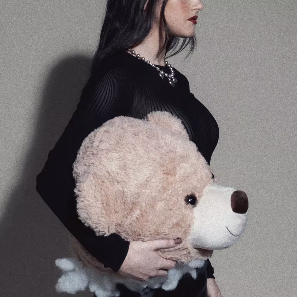 https://cdn-images.dzcdn.net/images/artist/e7111f6f4d6bfa8cf7d5357c1c2df5b8/1000x1000-000000-80-0-0.jpg