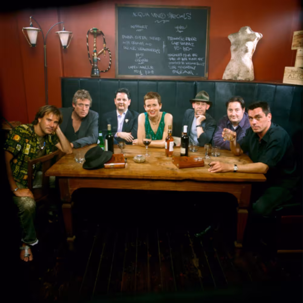 https://cdn-images.dzcdn.net/images/artist/cf8f9e37fb4a841266031696addc1591/1000x1000-000000-80-0-0.jpg